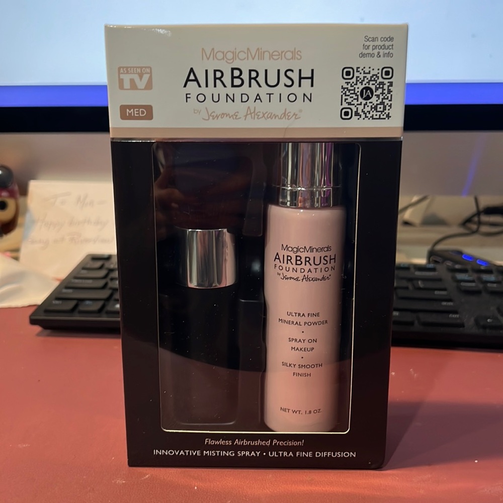 MagicMinerals Airbrush Foundation by Jerome Alexander